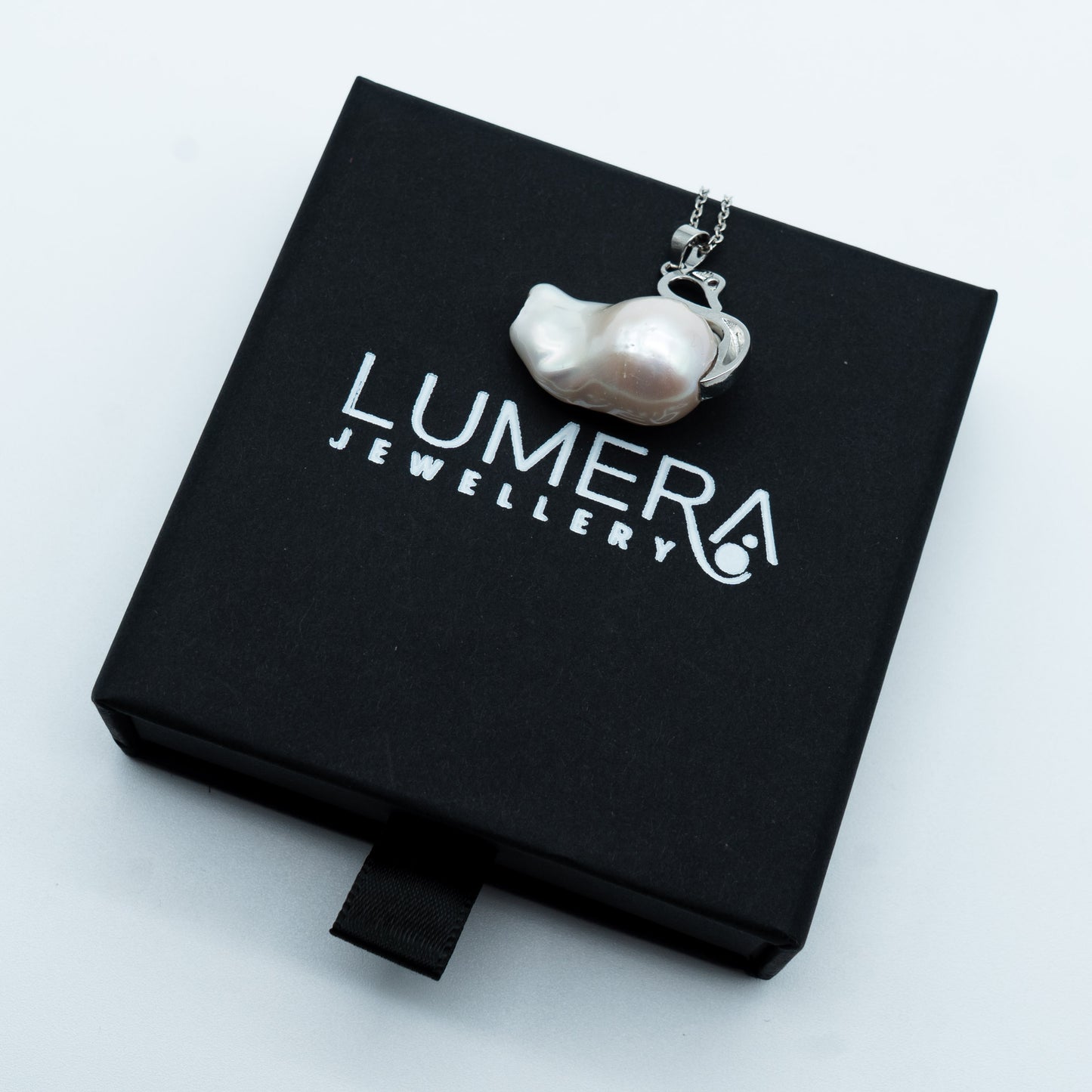 Essentials Pendant