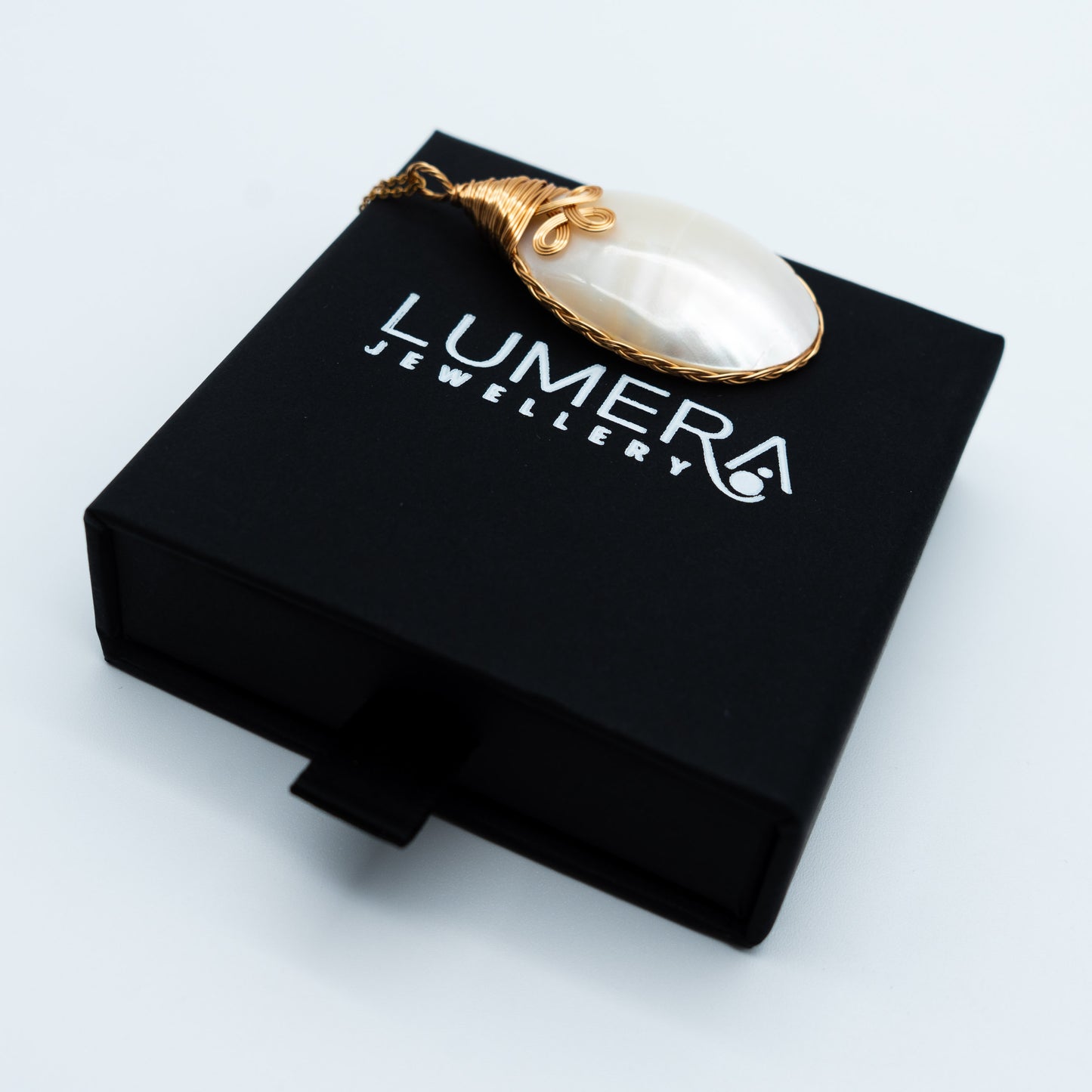 Essentials Pendant