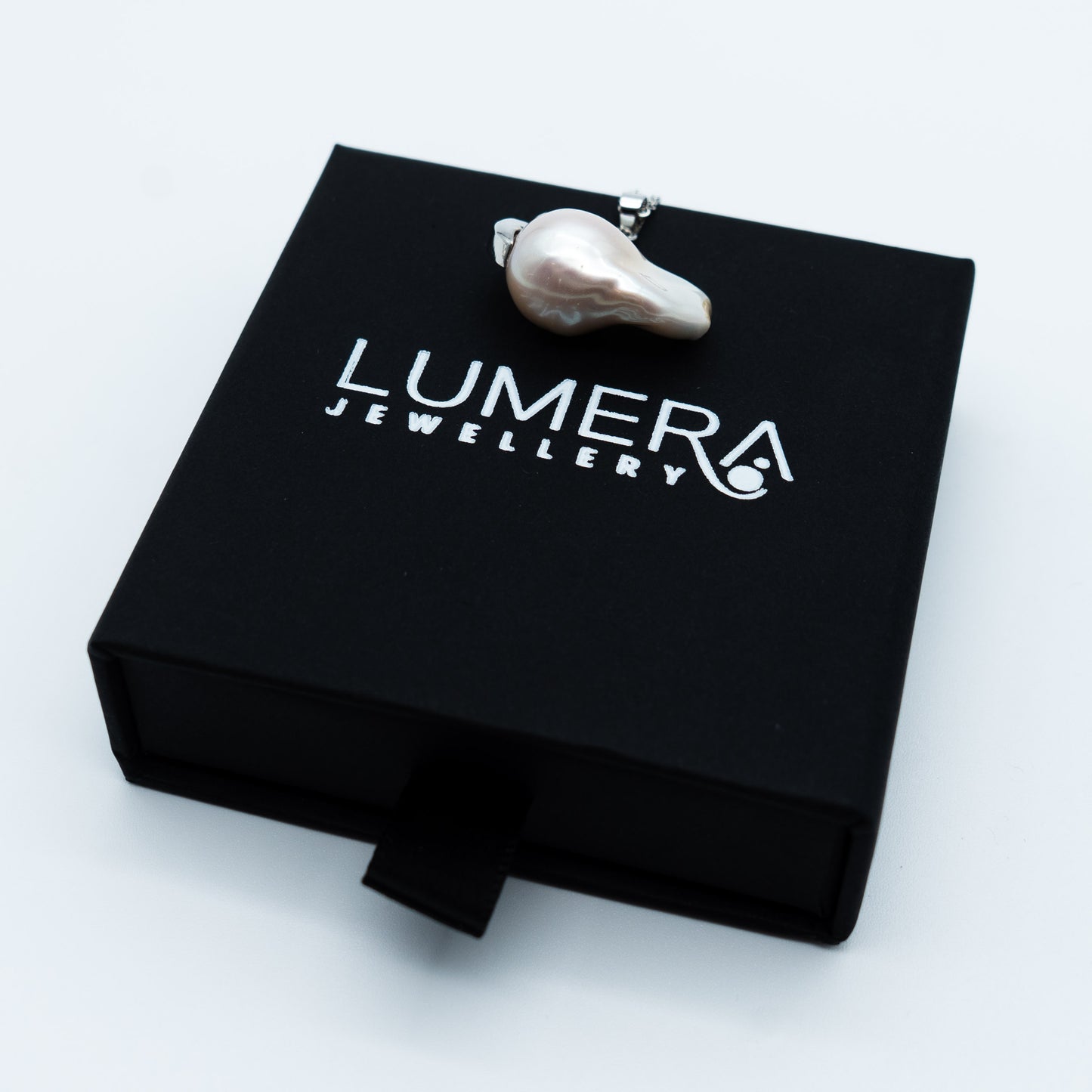 Essentials Pendant