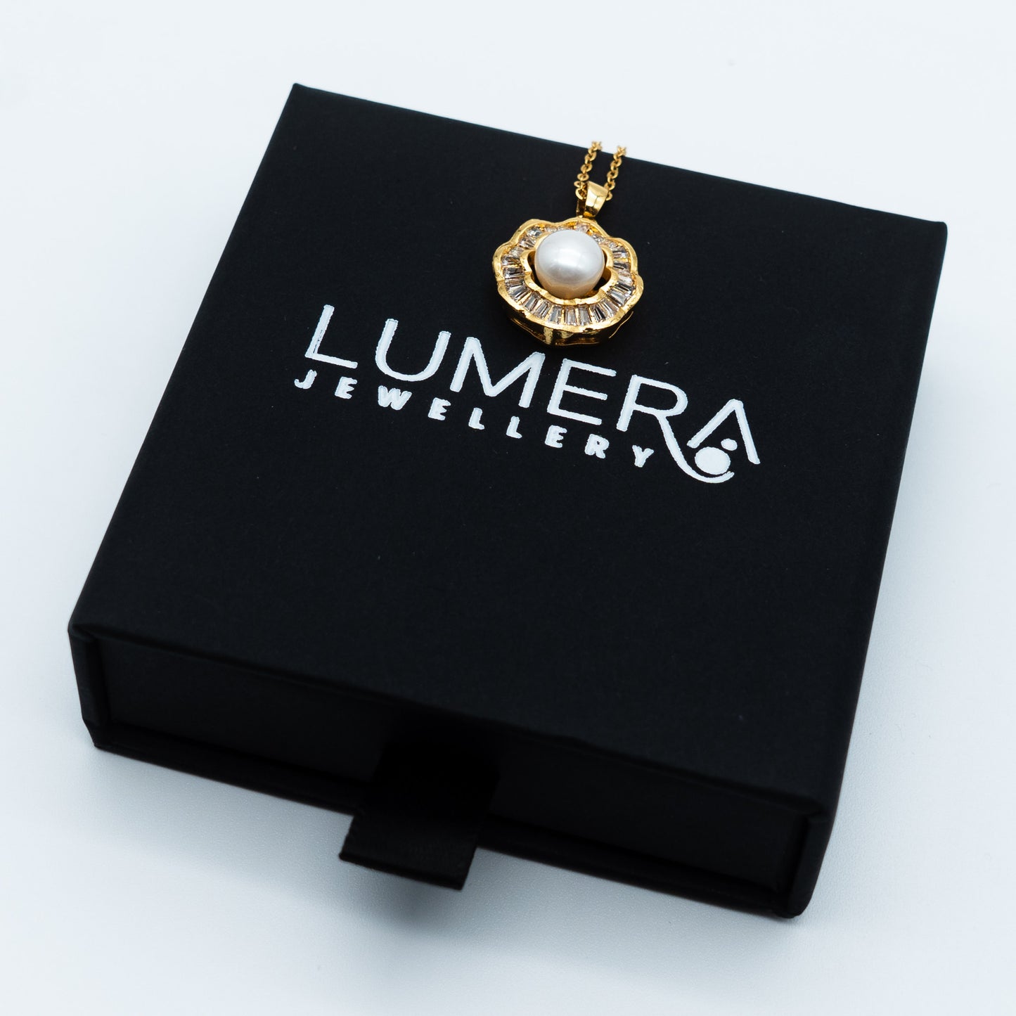Essentials Pendant