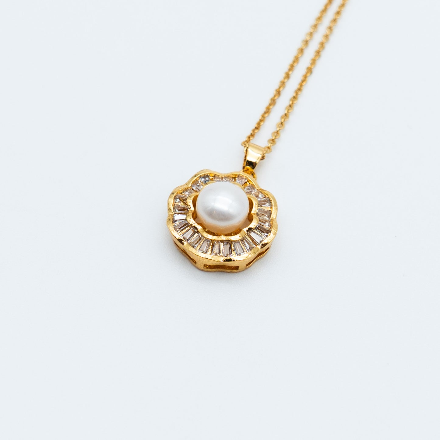 Essentials Pendant