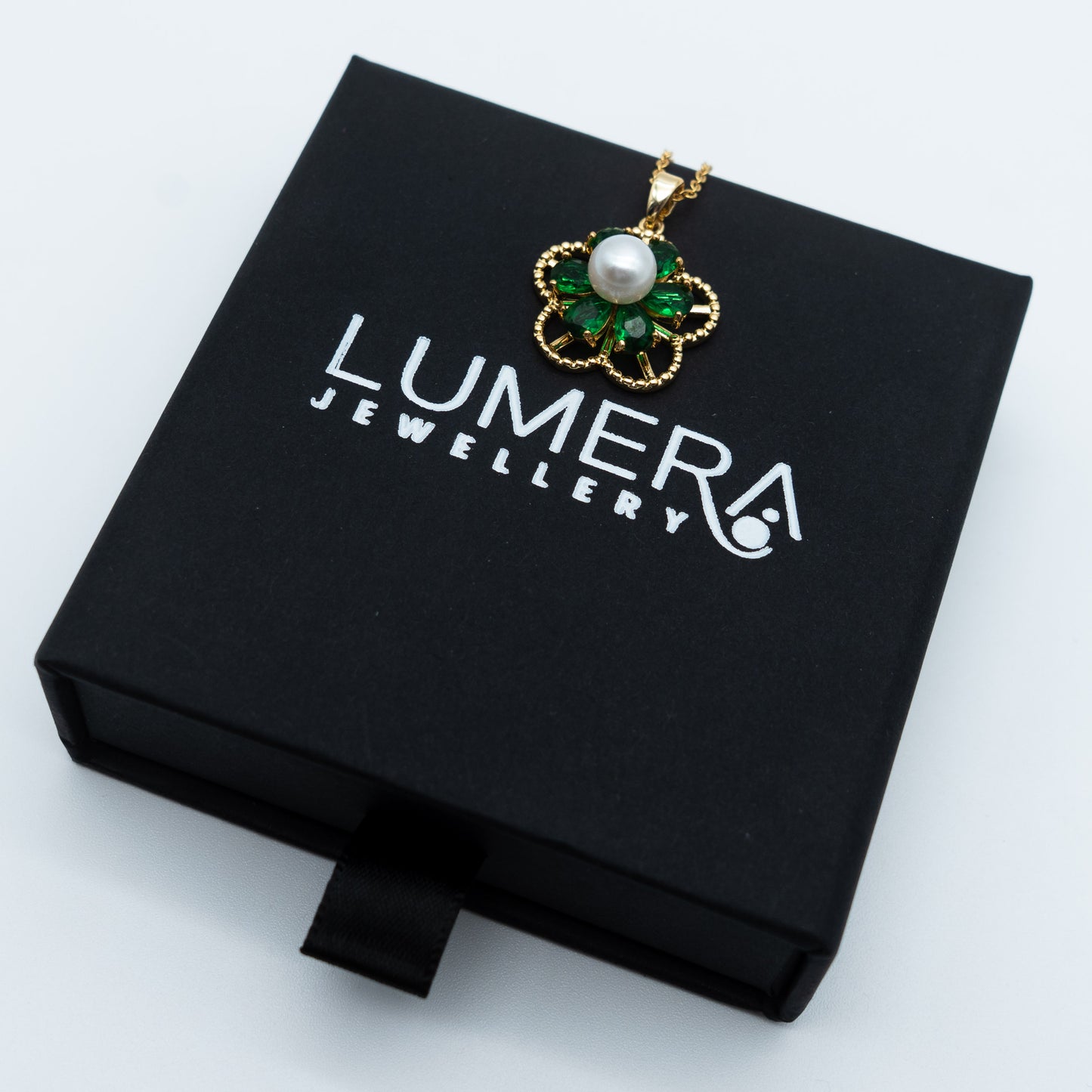 Essentials Pendant
