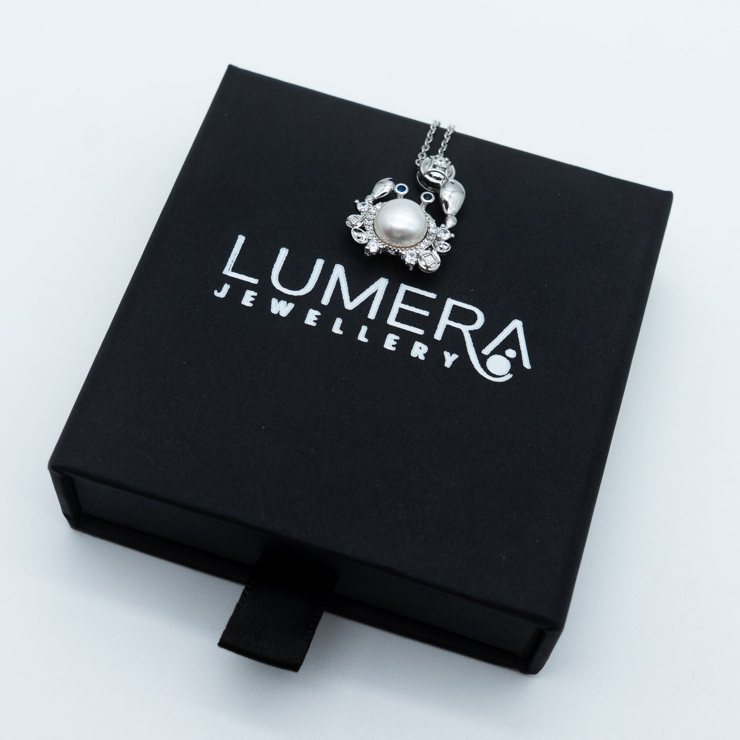 Essentials Pendant