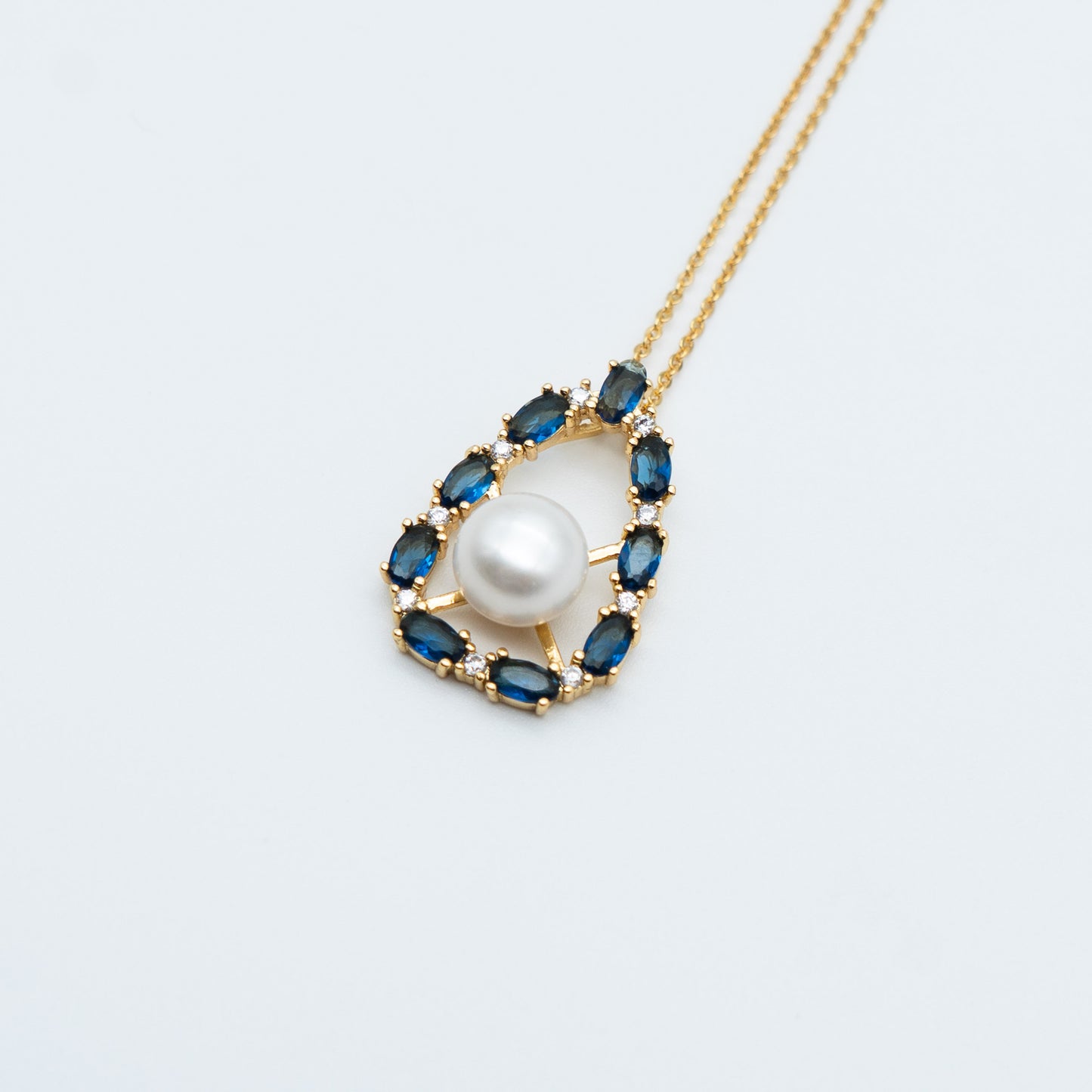 Essentials Pendant