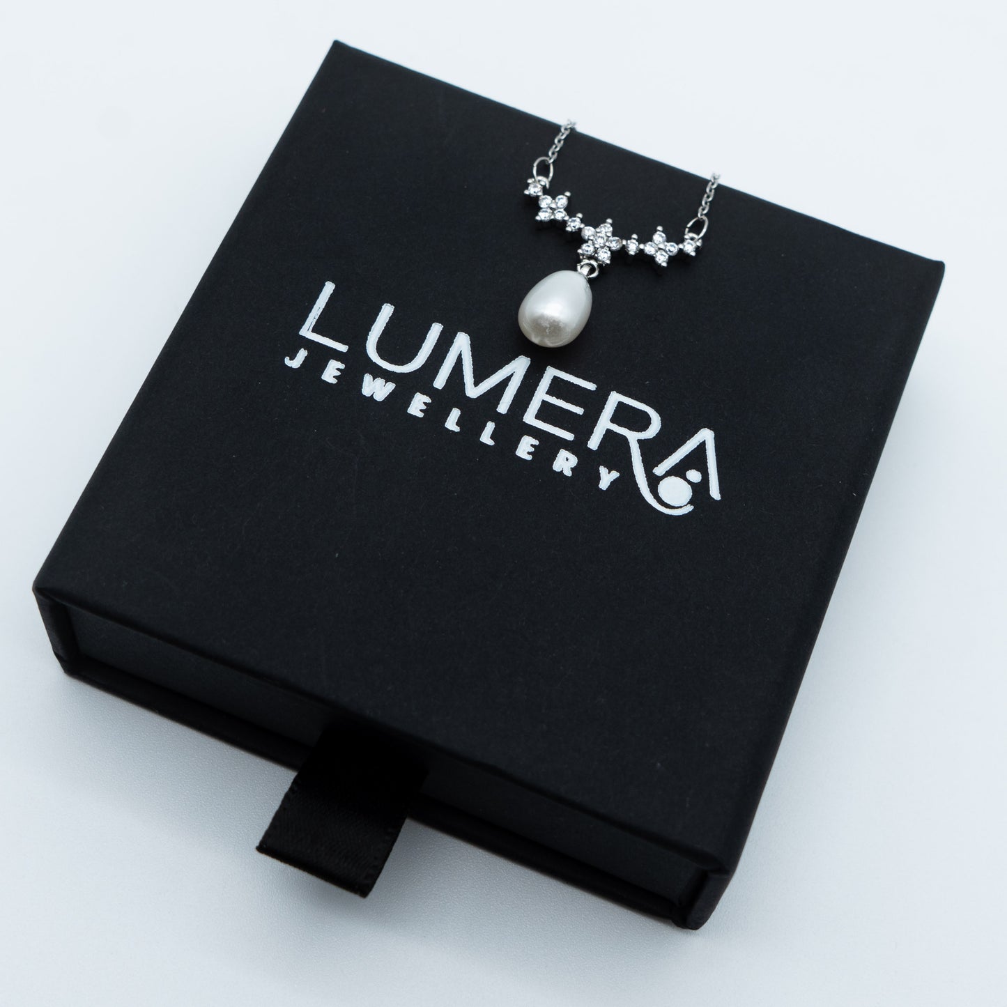 Essentials Pendant