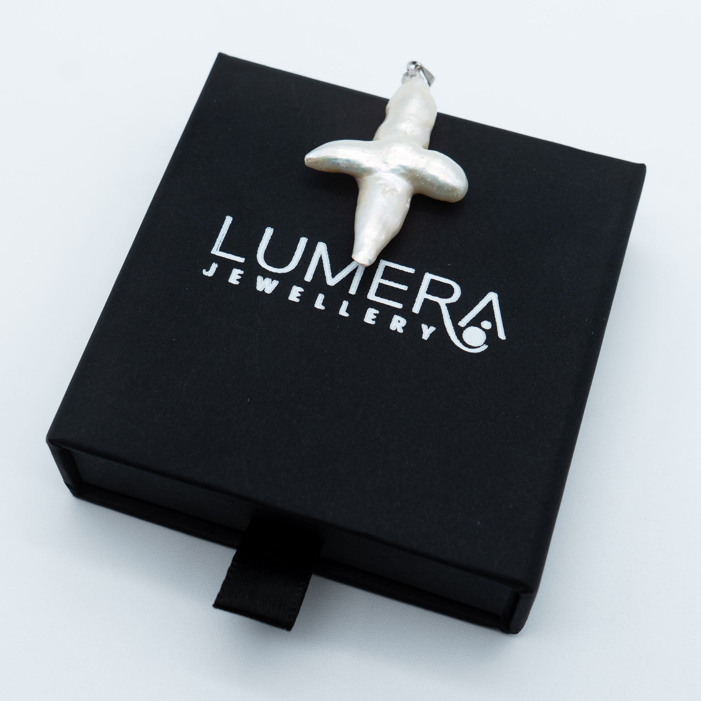 Essentials Pendant
