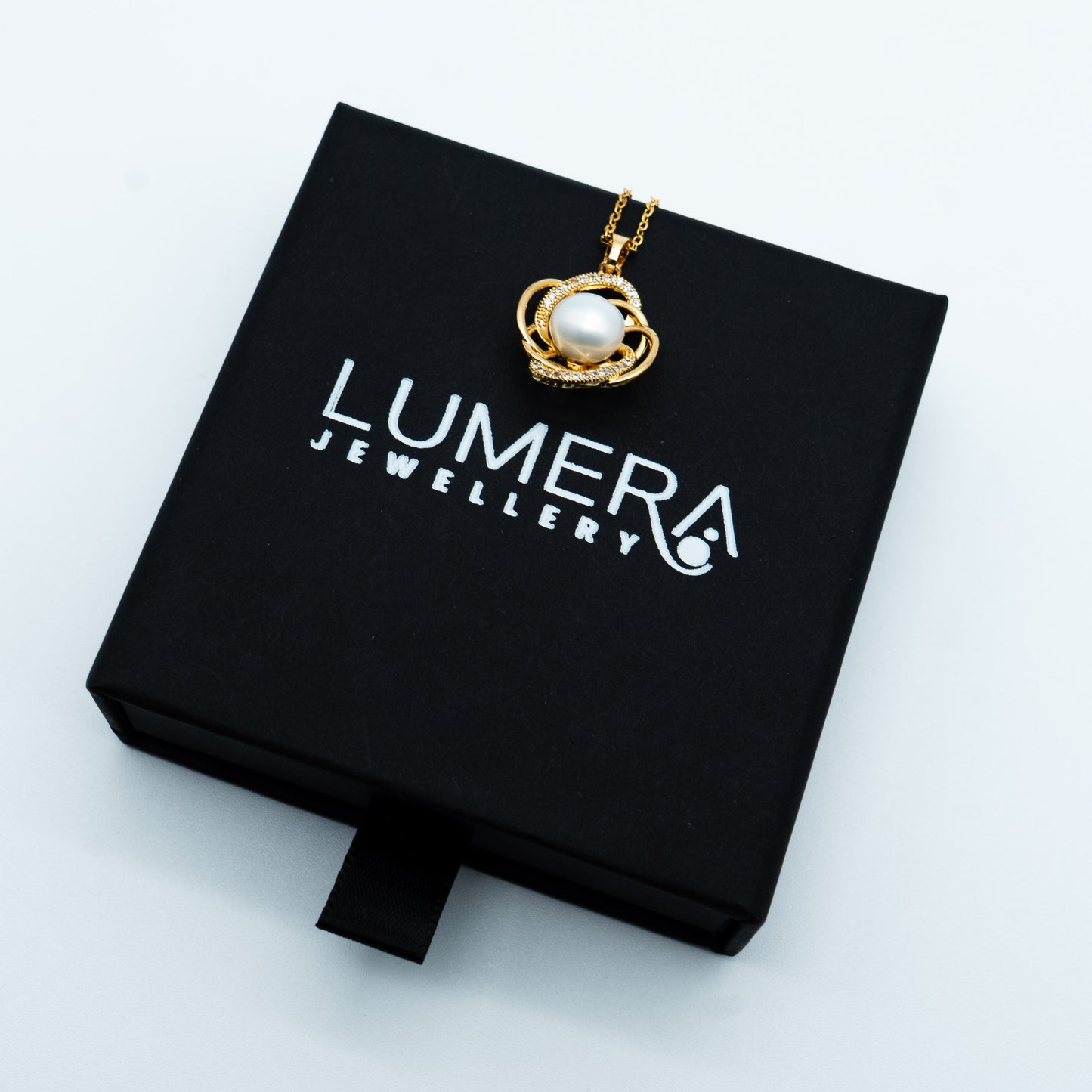 Essentials Pendant