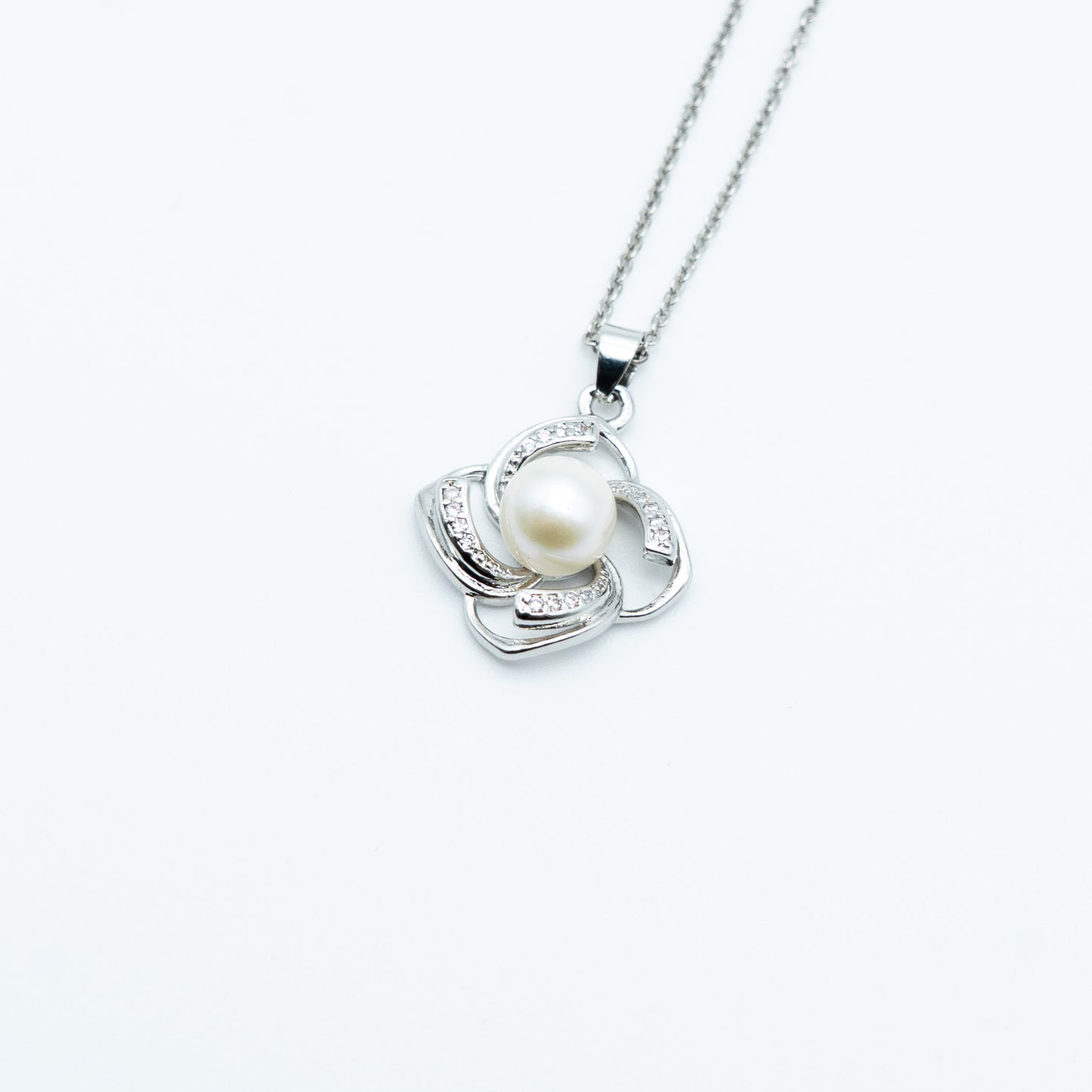 Essentials Pendant